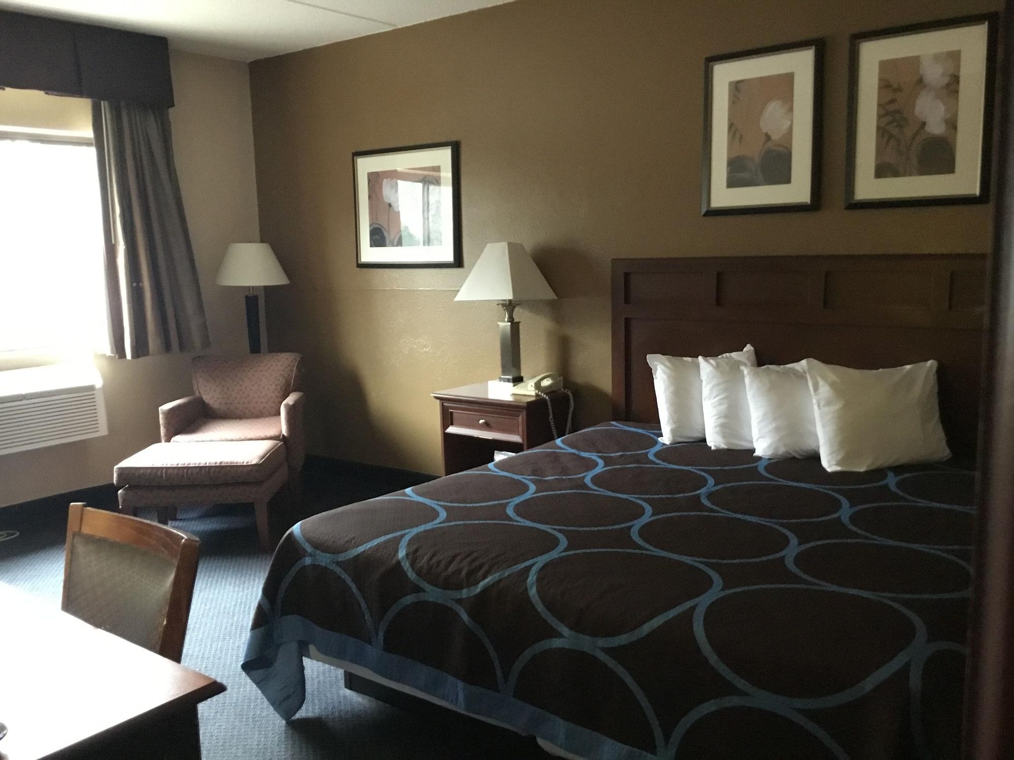 Super 8 By Wyndham Manchester Airport Екстер'єр фото