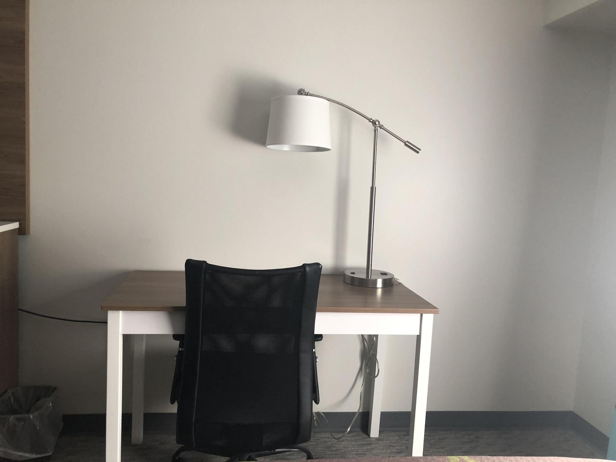 Super 8 By Wyndham Manchester Airport Екстер'єр фото