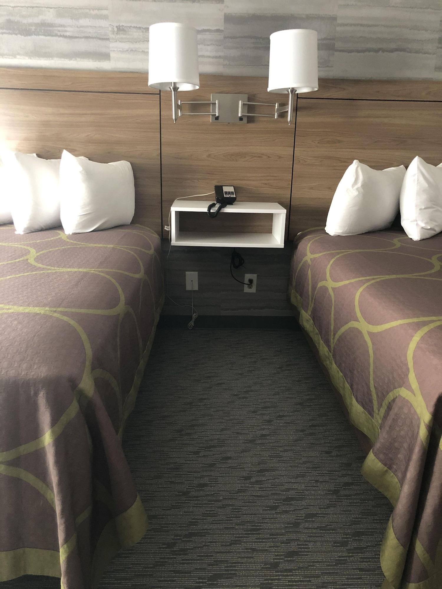 Super 8 By Wyndham Manchester Airport Екстер'єр фото