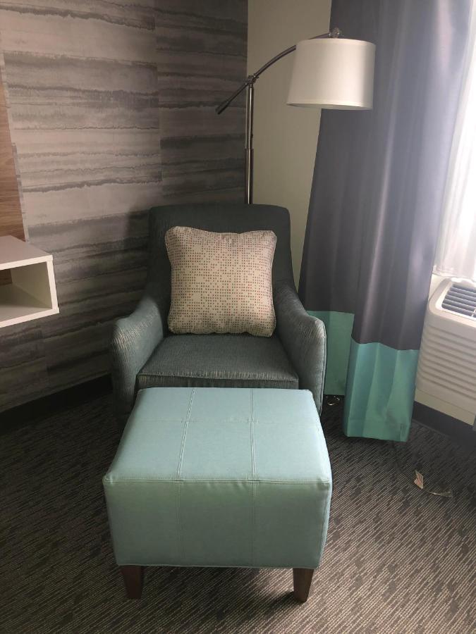 Super 8 By Wyndham Manchester Airport Екстер'єр фото